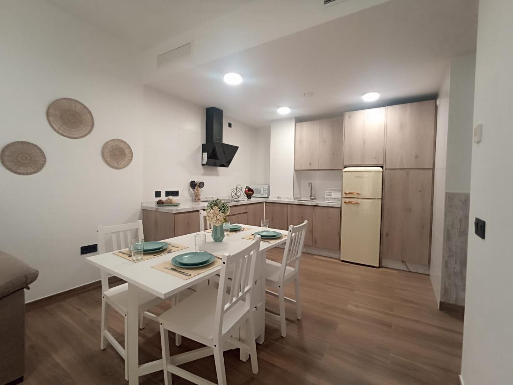 Apartamento Nuevo Centrico Con Aparcamiento Privado Incluido Alcalá de Guadaira Kültér fotó