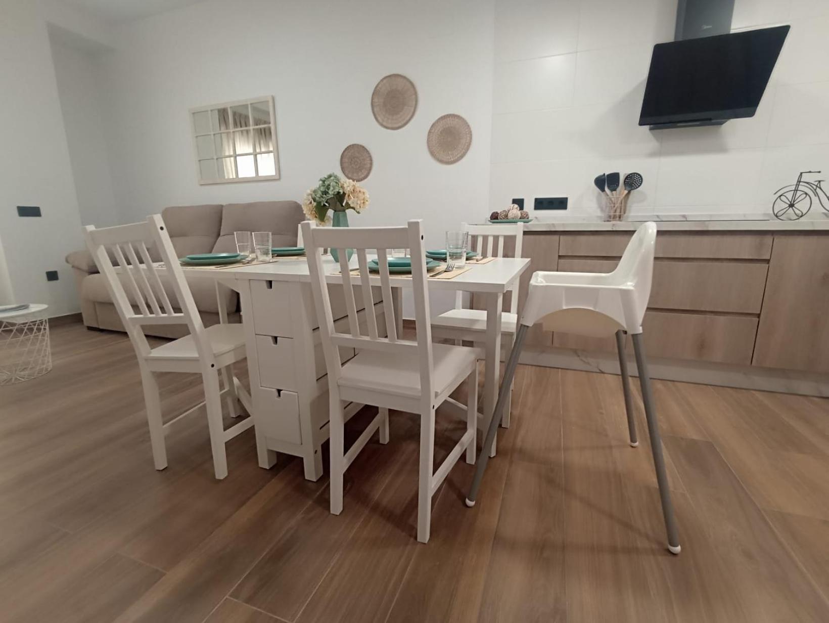Apartamento Nuevo Centrico Con Aparcamiento Privado Incluido Alcalá de Guadaira Kültér fotó